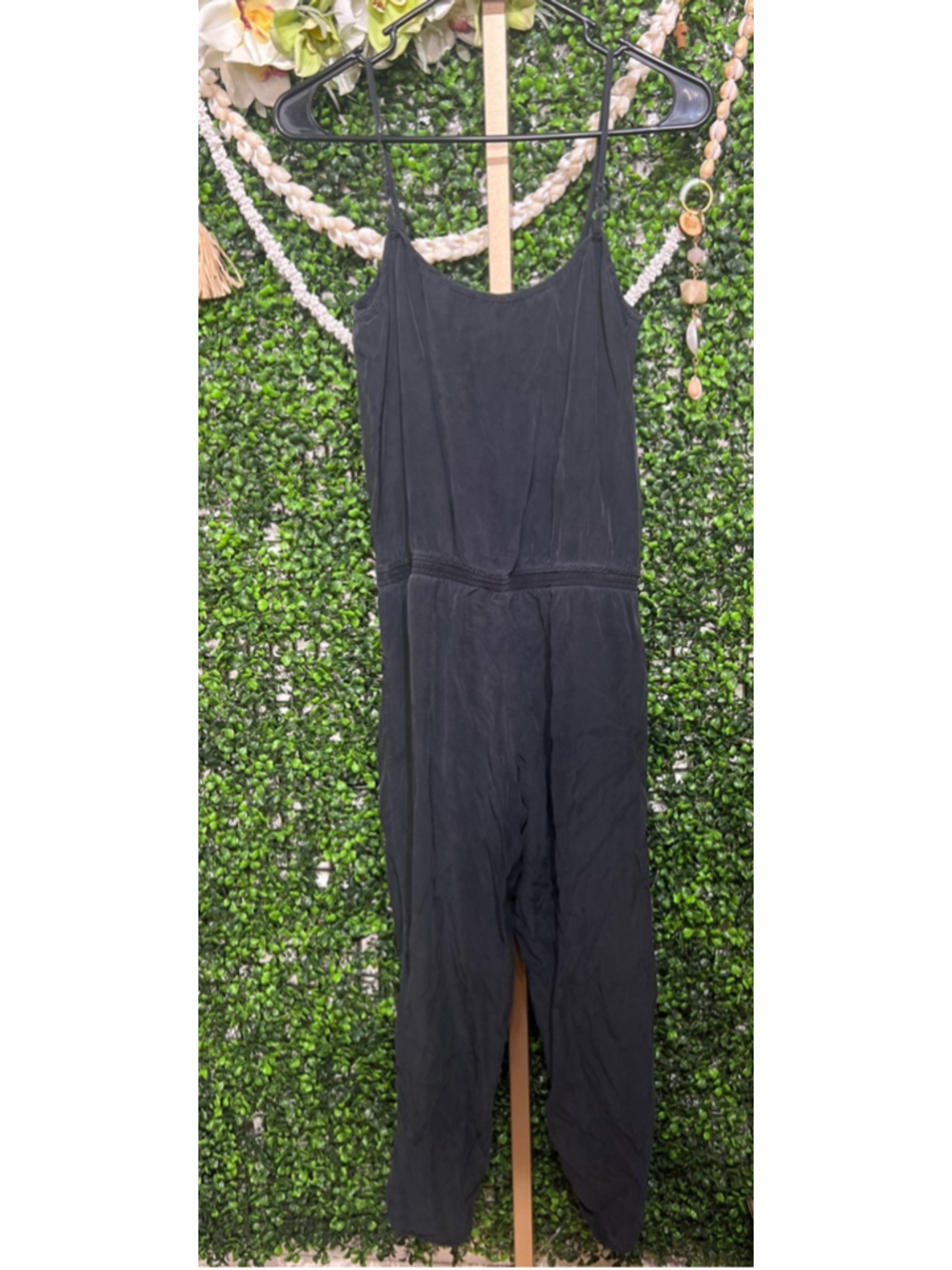 Parker Jumpsuit V Neck Ruched Hem Size XS 100% Silk Black One Piece Jumpsuit - Picture 9 of 9